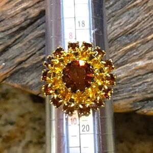 Ladies gold rhinestone cocktail ring. EUC.